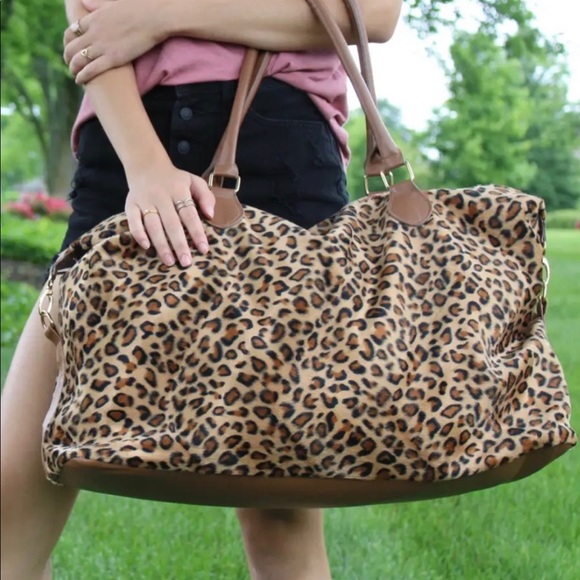 Stylemaker Handbags - 🆕 Large Faux Leather Soft Brown Leopard Print Weekender Tote
